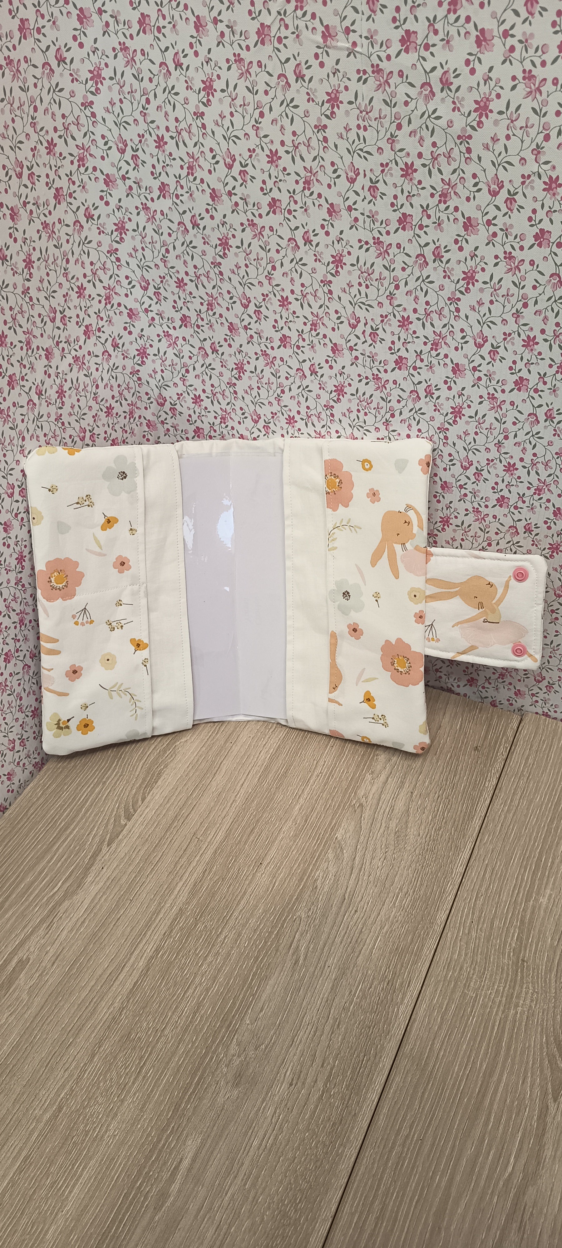 Protège carnet de santé Flora
